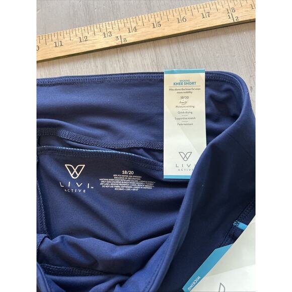 NWT Livi Active Blue Knee Short Legging Size 18 20 Lane Bryant - Picture 5 of 7